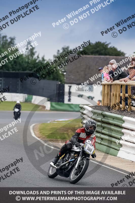 Vintage motorcycle club;eventdigitalimages;mallory park;mallory park trackday photographs;no limits trackdays;peter wileman photography;trackday digital images;trackday photos;vmcc festival 1000 bikes photographs